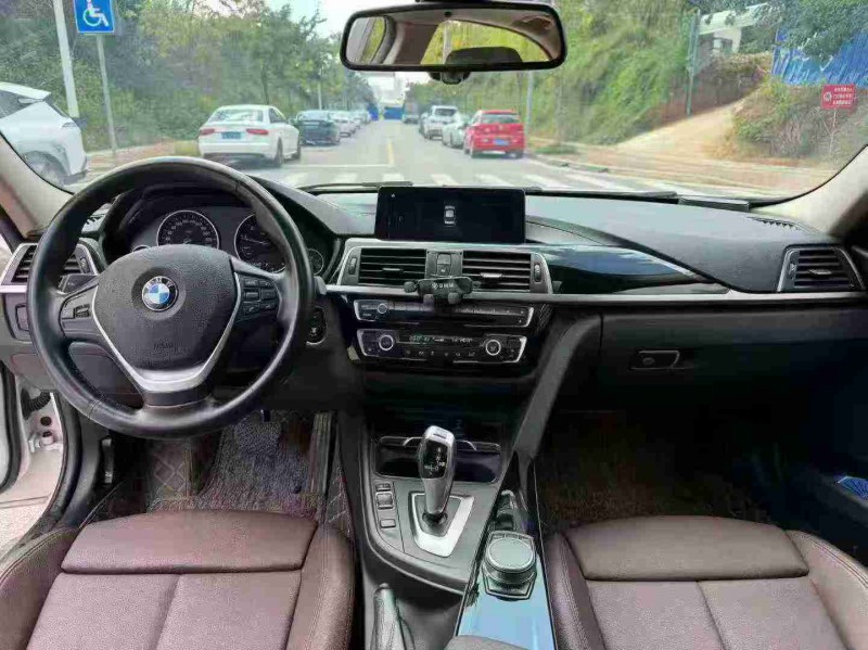 南宁18年宝马3系5