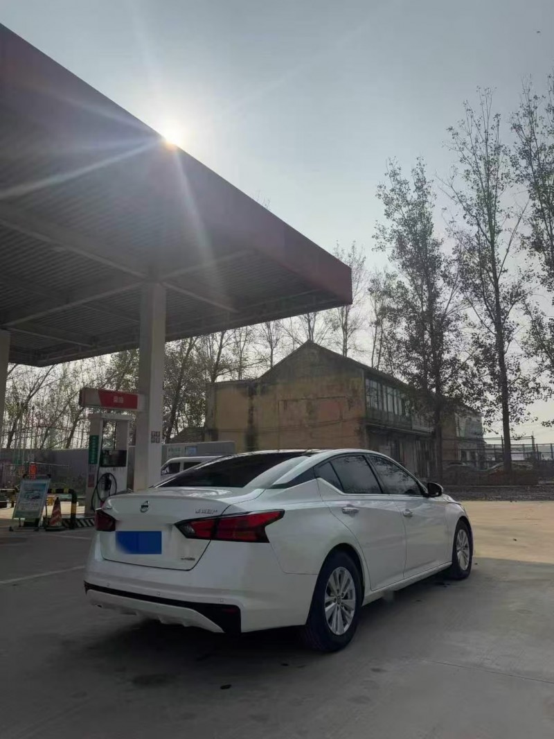 菏泽19年日产天籁8