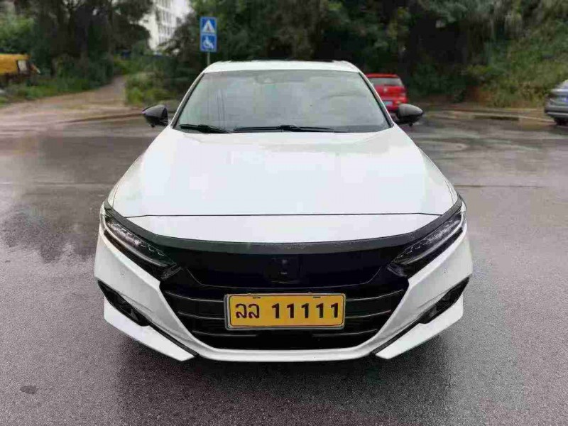 南宁22年本田雅阁1