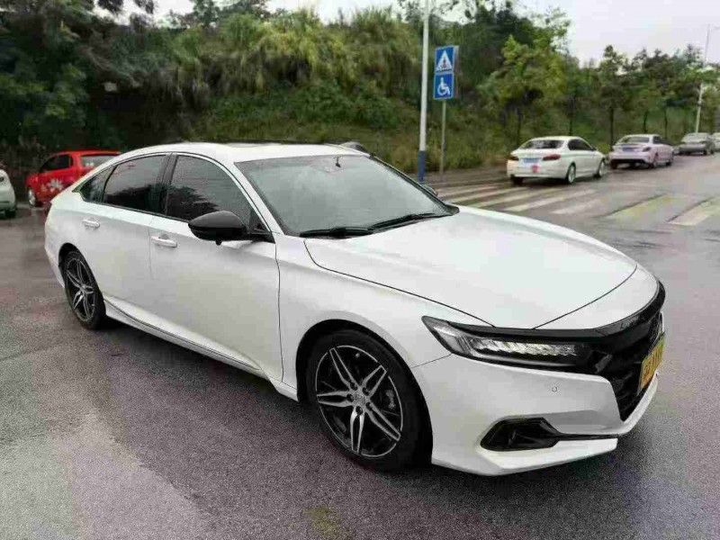 南宁22年本田雅阁2