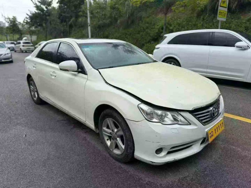 南宁11年丰田锐志2