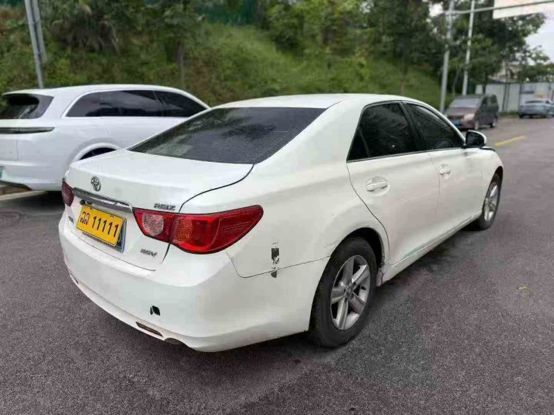 南宁11年丰田锐志8