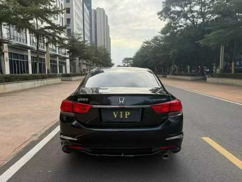 东莞16年本田思铂睿8