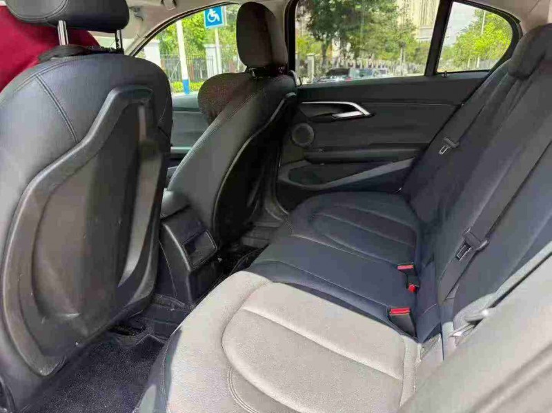 南宁22年宝马1系6