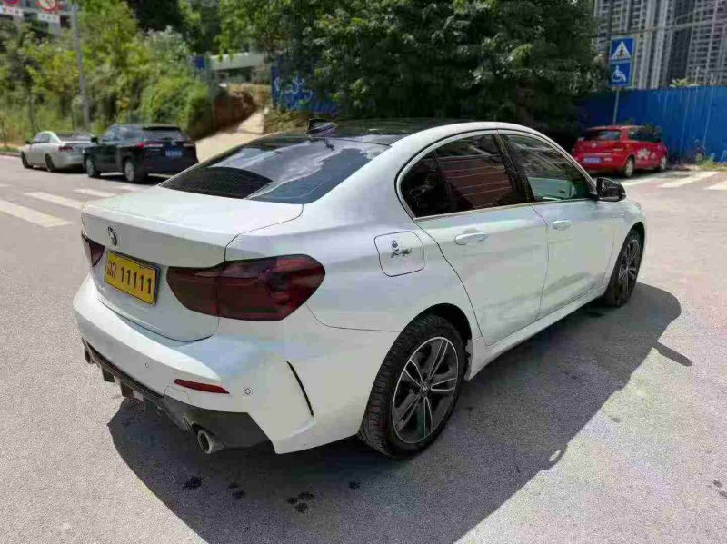 南宁22年宝马1系8