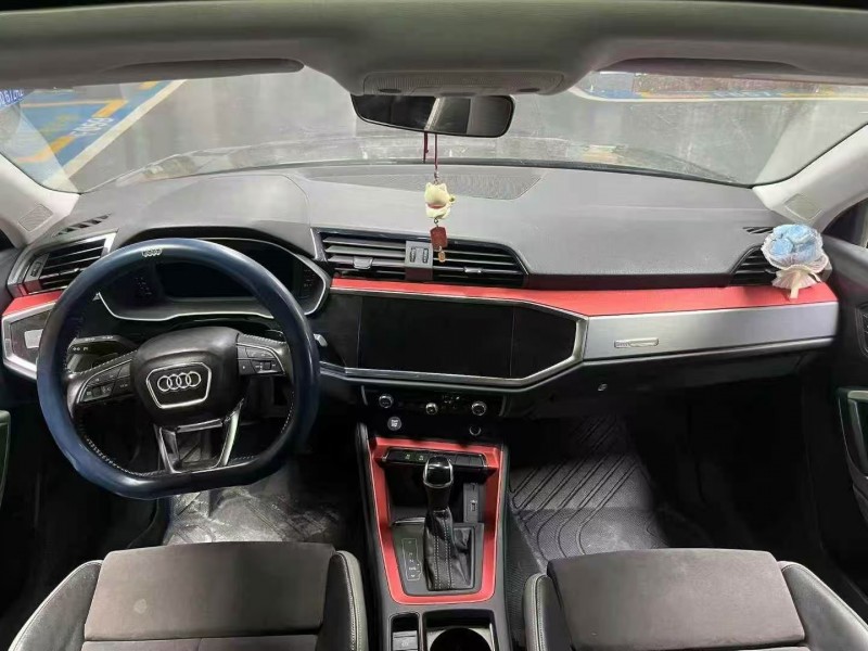 济宁19年奥迪Q36