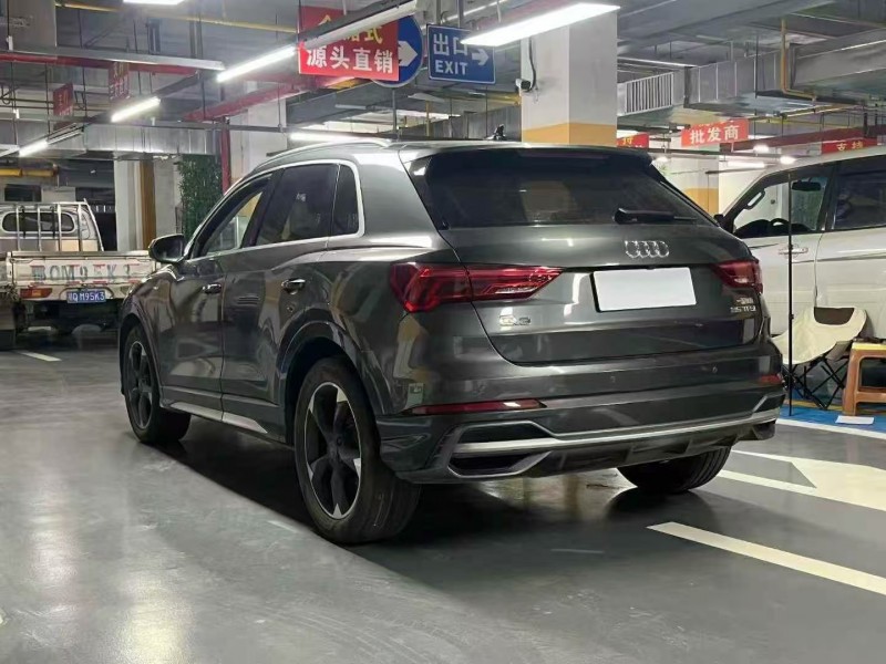 济宁19年奥迪Q38