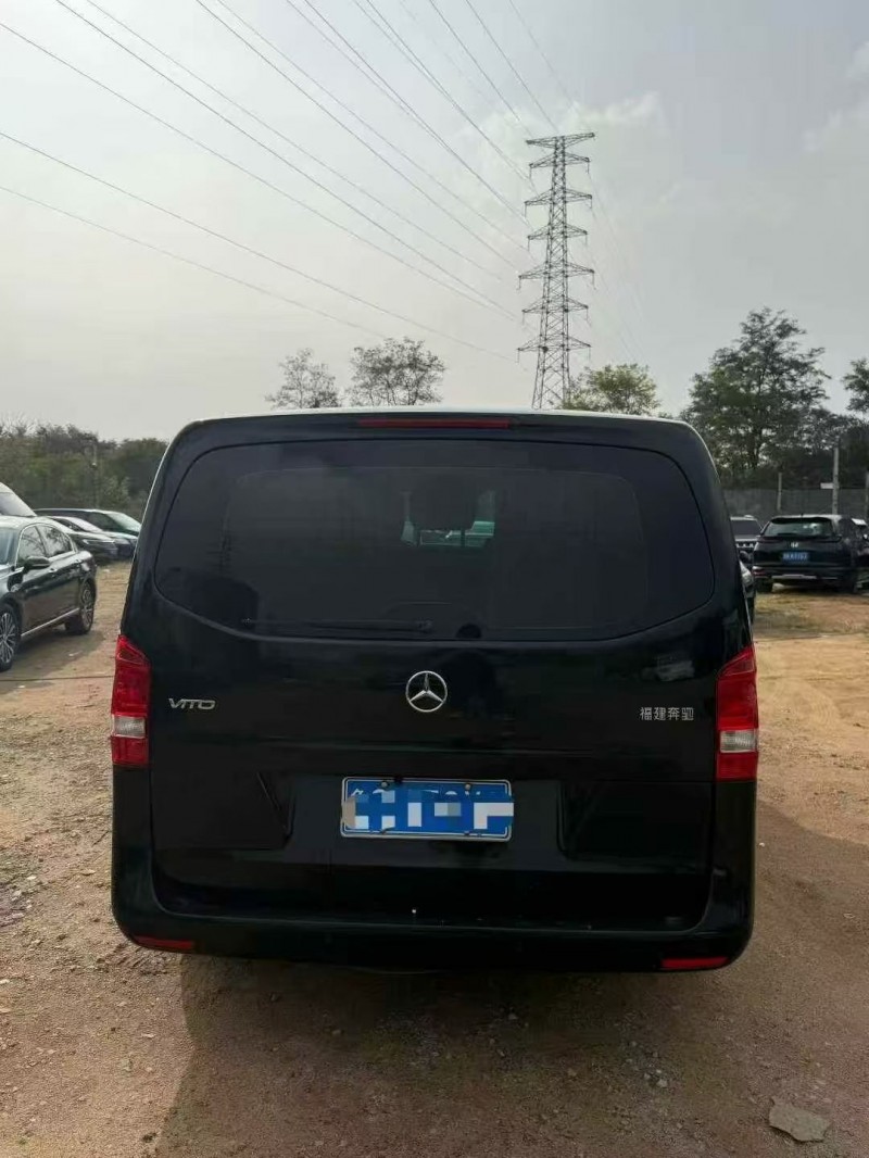 淄博18年奔驰威霆9