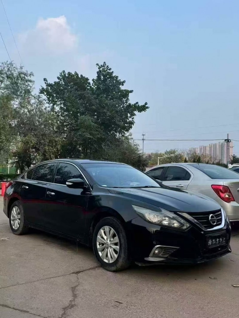 枣庄17年日产天籁3