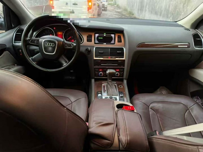 青岛12年奥迪Q76