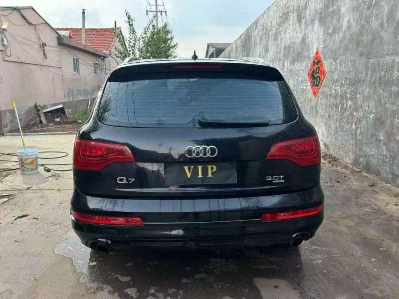 青岛12年奥迪Q79