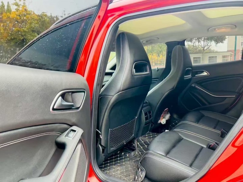 枣庄17年奔驰GLA4