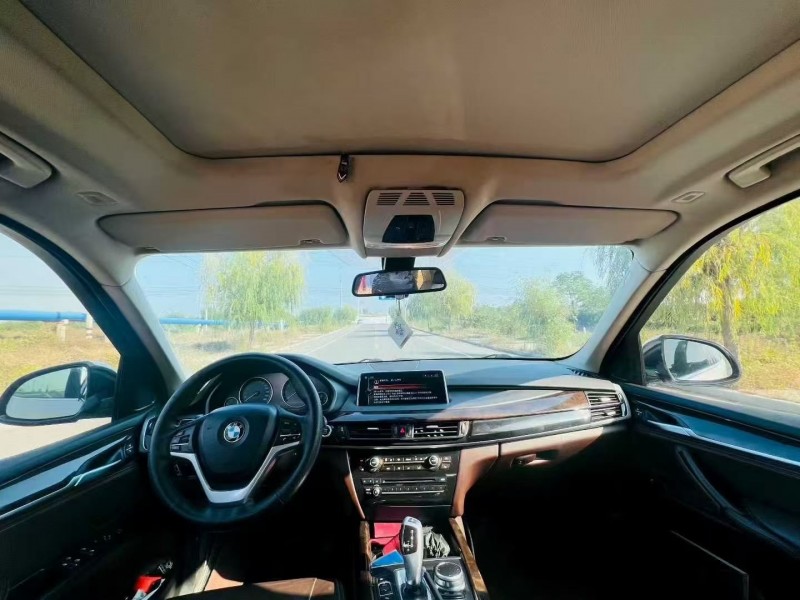 济宁17年宝马X54