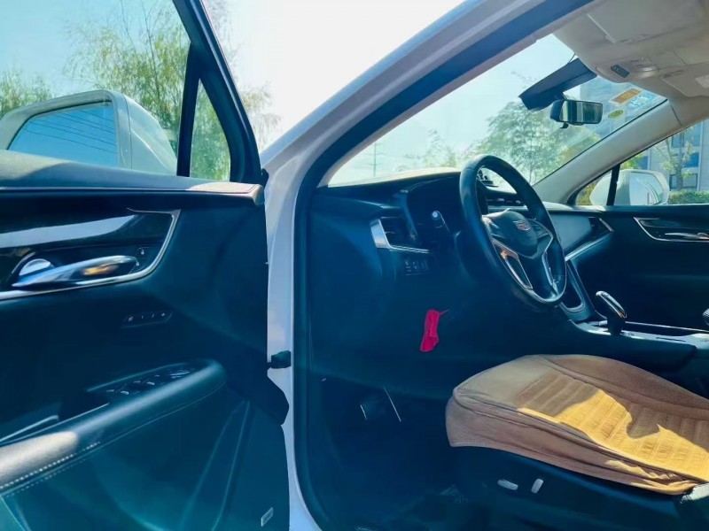 烟台16年凯迪拉克XT54