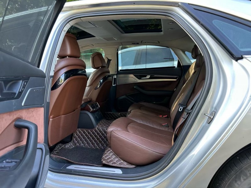 东莞12年奥迪A8L7