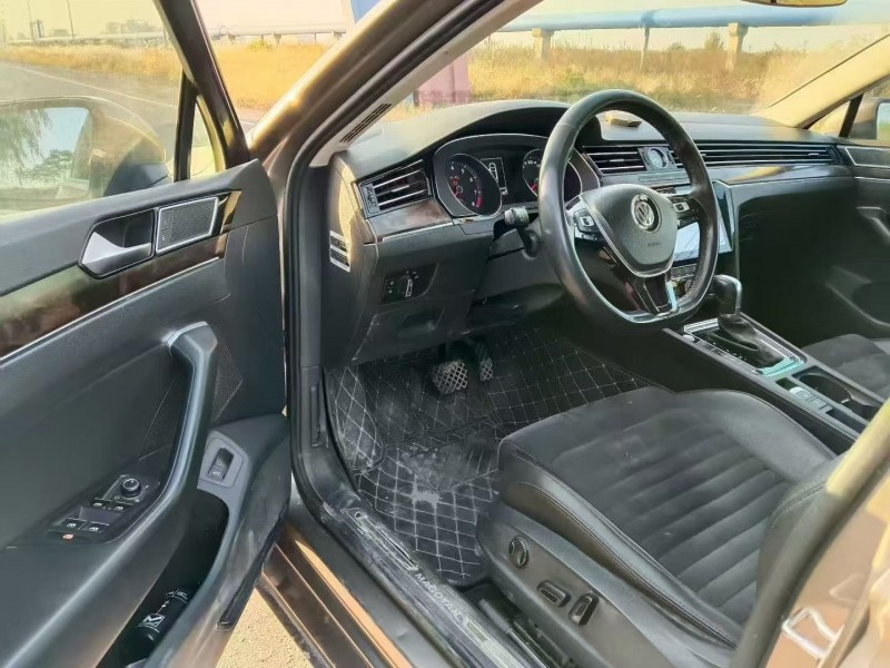 济宁17年大众迈腾8