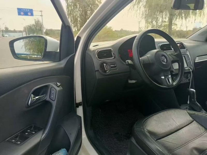 济南13年大众polo5