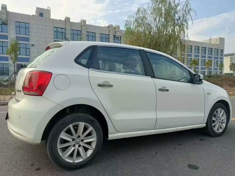 济南13年大众polo8