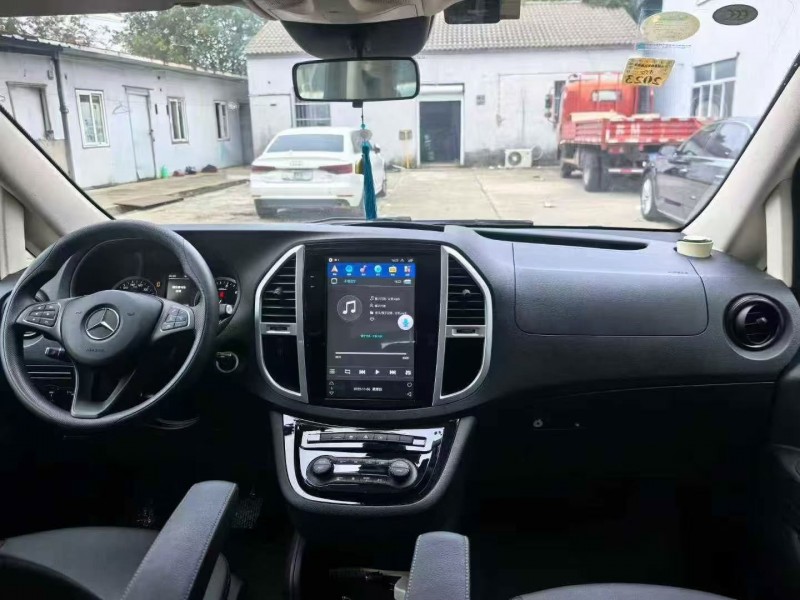 南通21年奔驰威霆5