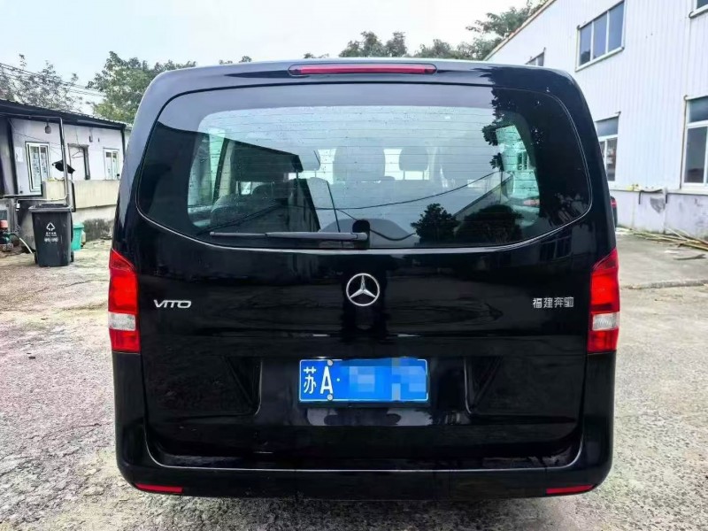 南通21年奔驰威霆8