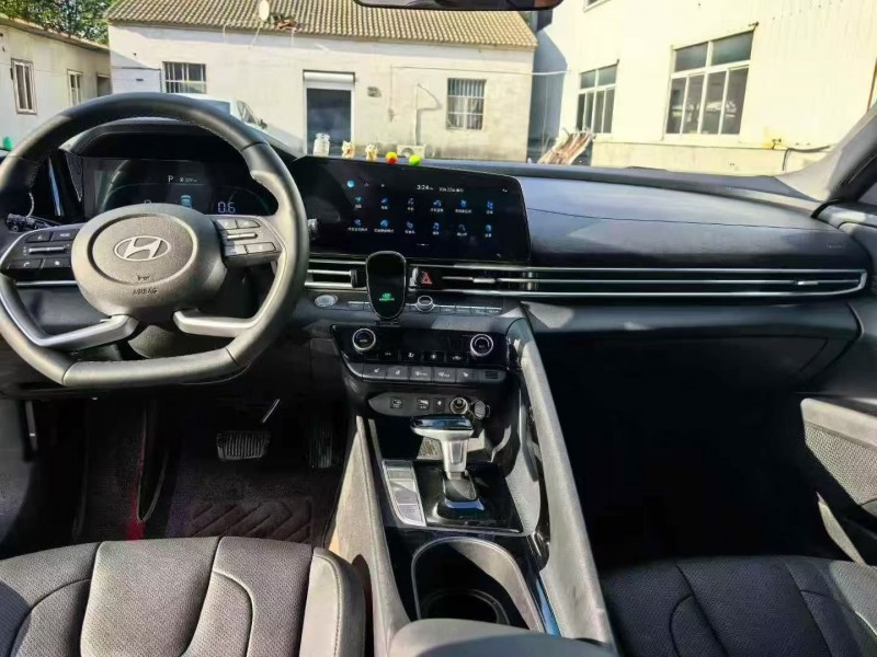 苏州25年现代伊兰特6