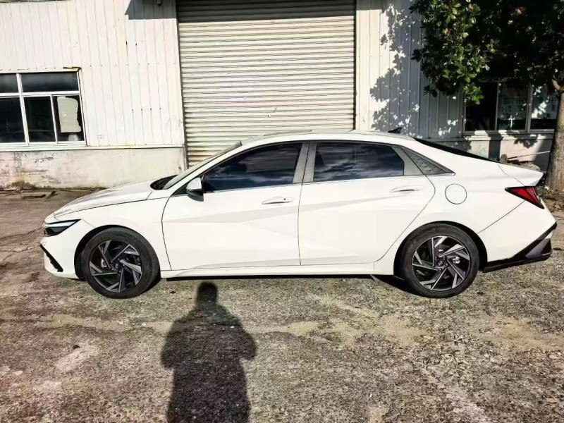 苏州25年现代伊兰特7