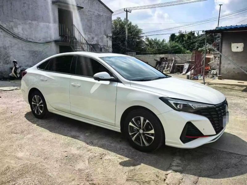 苏州25年长安汽车逸动3