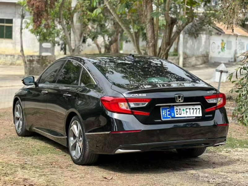 湛江19年本田雅阁2