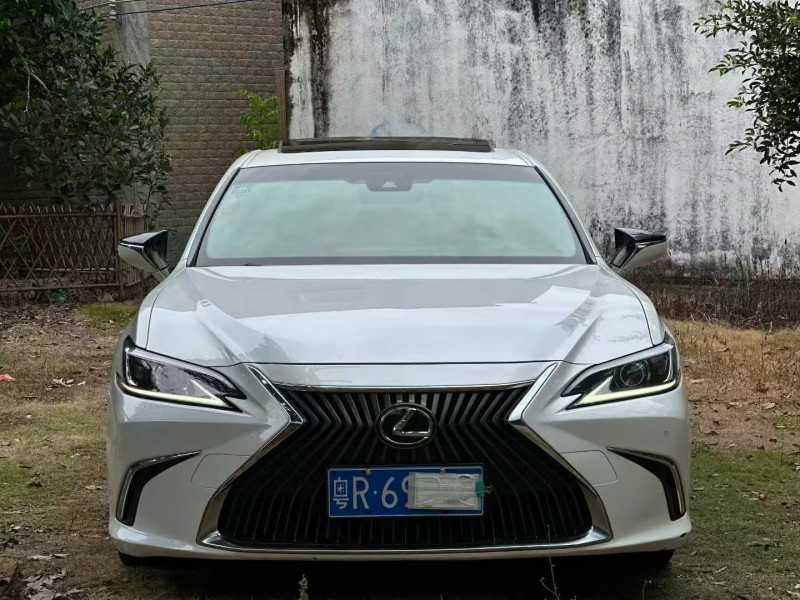 湛江19年雷克萨斯ES1