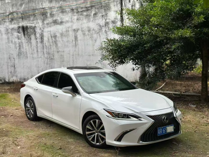 湛江19年雷克萨斯ES2