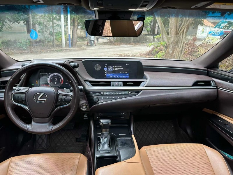 湛江19年雷克萨斯ES6