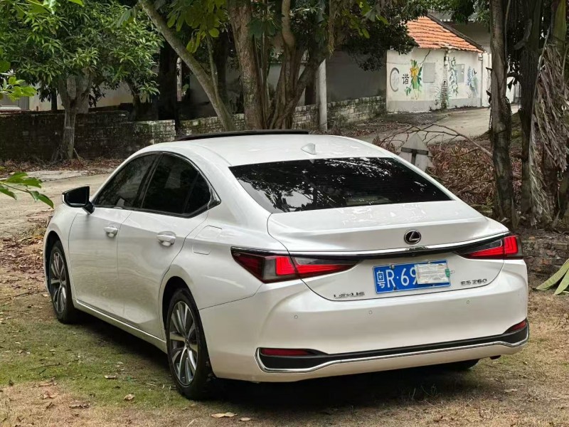 湛江19年雷克萨斯ES8