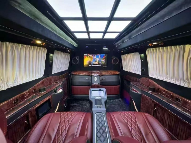 东营17年奔驰威霆5