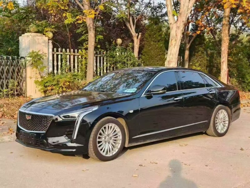 开封23年凯迪拉克CT62