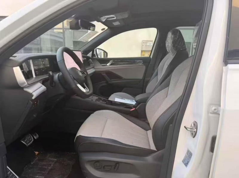 枣庄25年大众探岳6