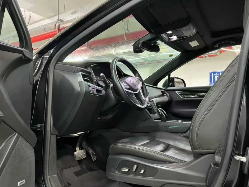 深圳20年凯迪拉克XT54