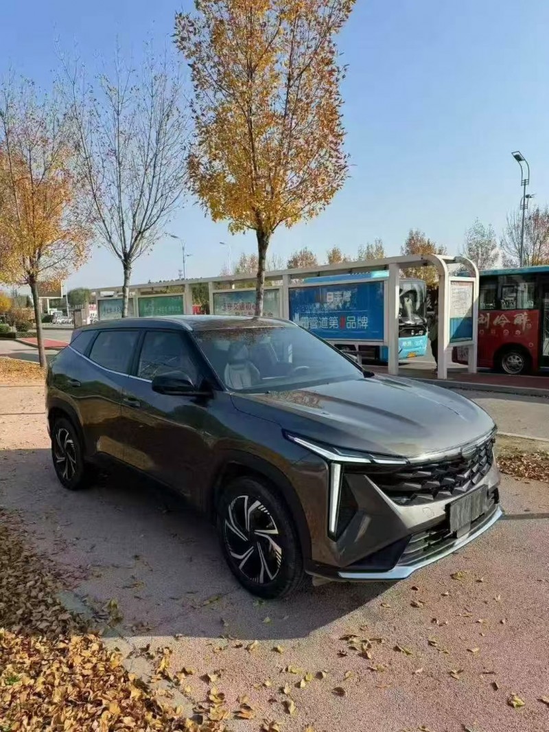 济宁23年吉利博越2