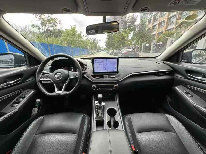 南宁22年日产天籁5