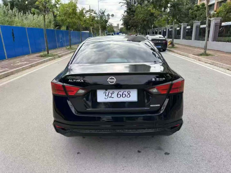 南宁22年日产天籁9