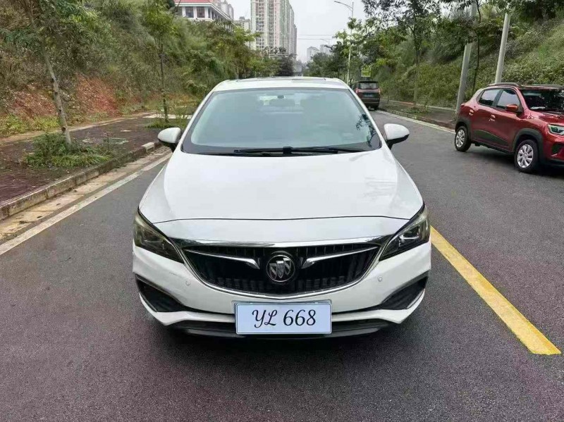 南宁18年别克威朗1