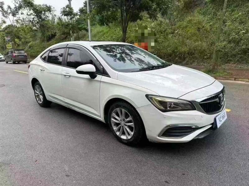 南宁18年别克威朗3