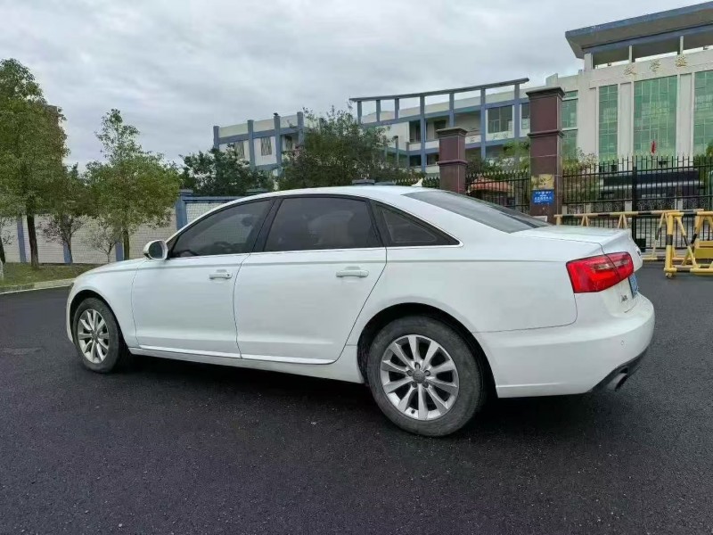 深圳15年奥迪A6L8