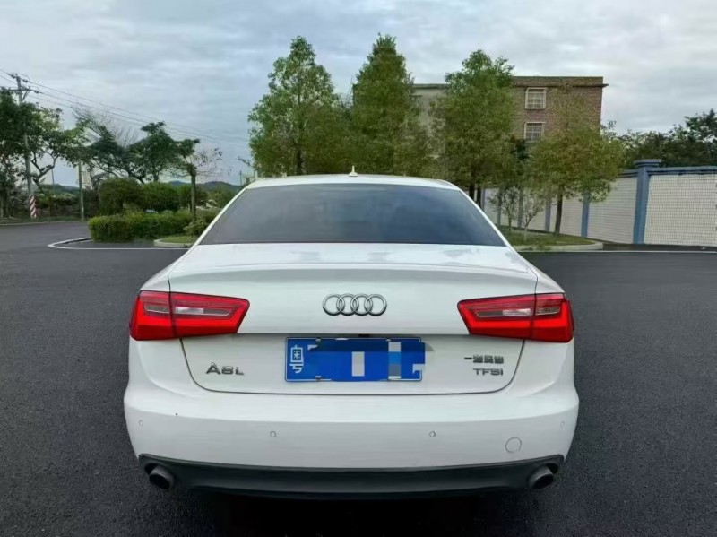 深圳15年奥迪A6L9