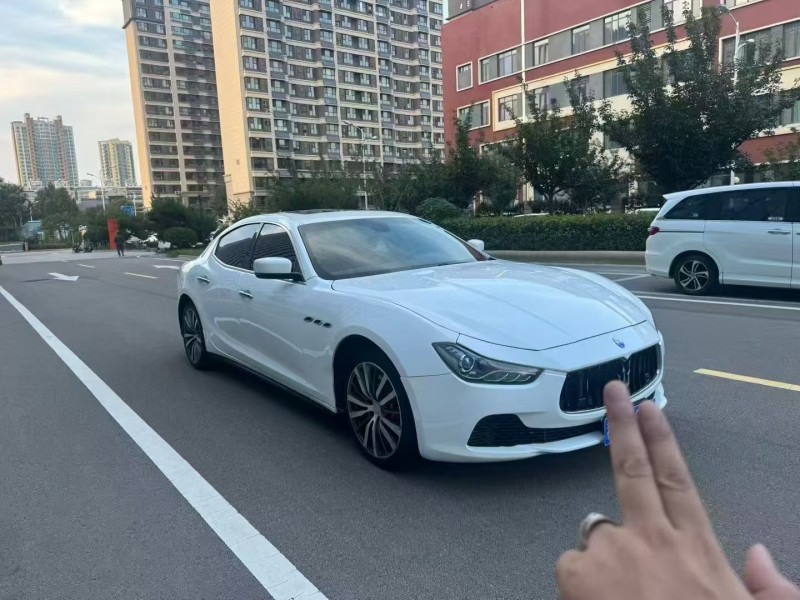 济宁16年玛莎拉蒂Ghibli2