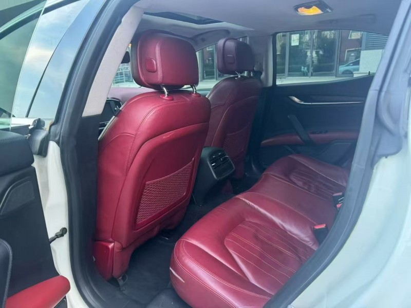 济宁16年玛莎拉蒂Ghibli5