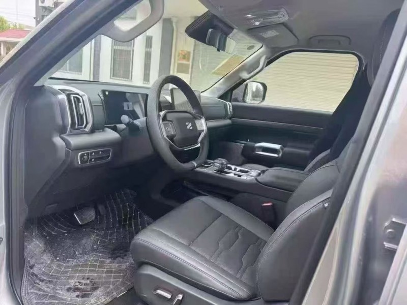 泰安25年日产Z95