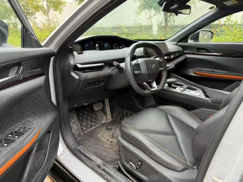 鄂州23年长安汽车UNI4