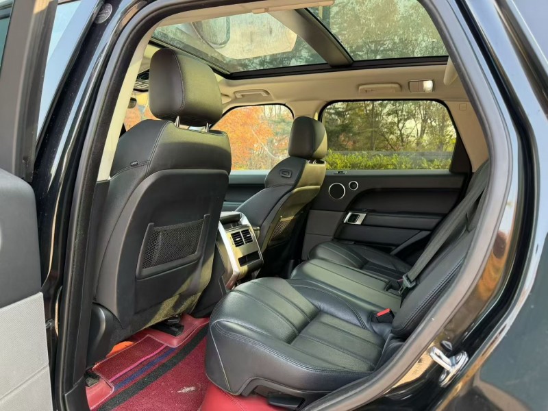 济宁17年路虎揽胜运动5