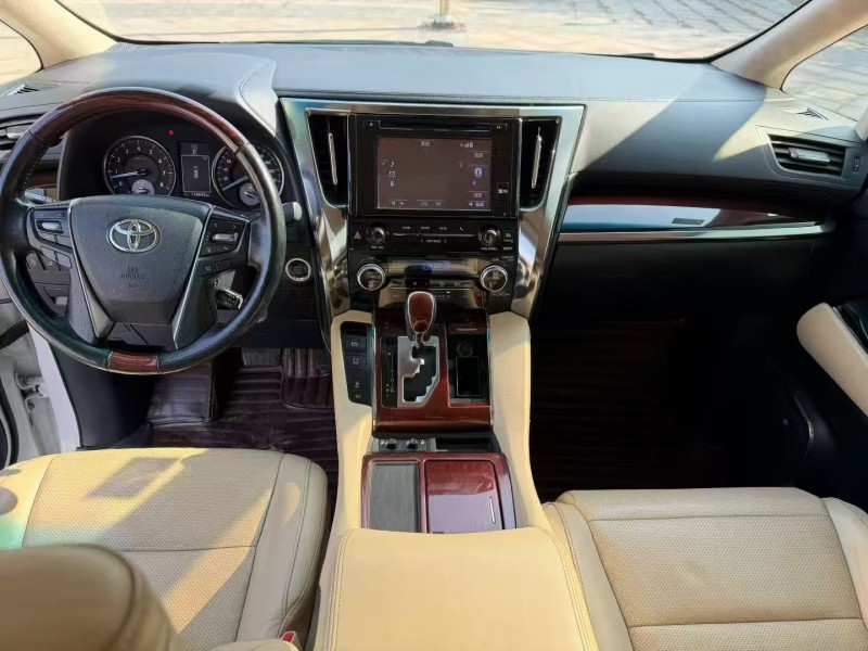 东营17年丰田埃尔法6