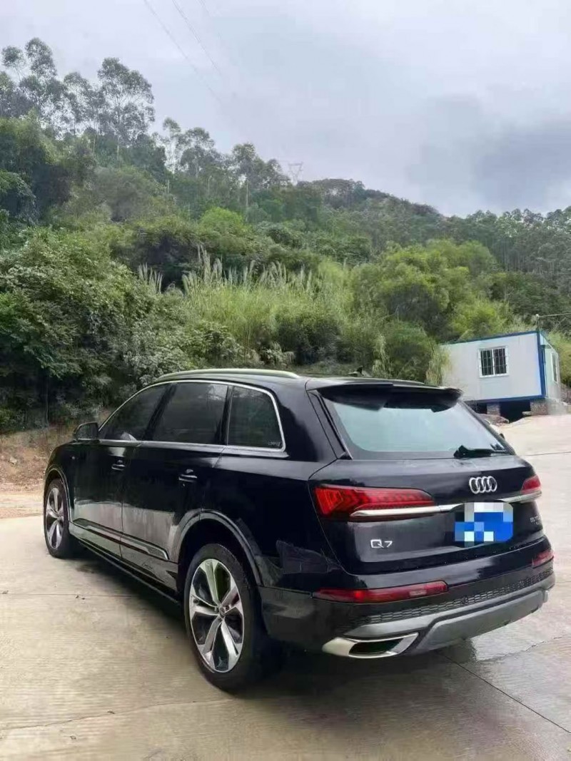 龙岩21年奥迪Q76